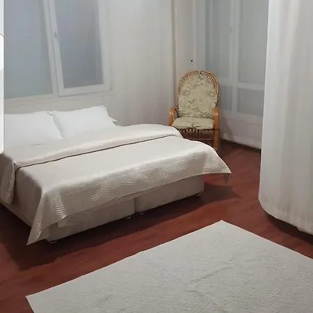 Sehrin Kalbinde Oda Анталья